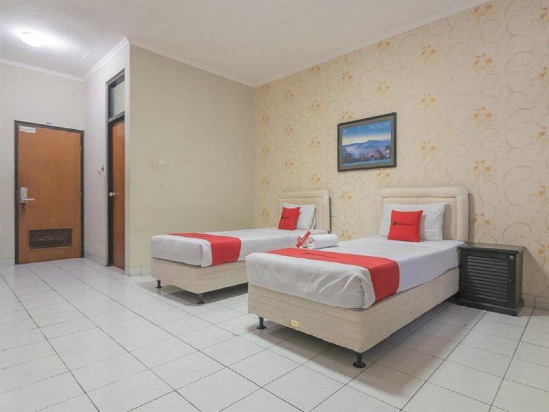 Reddoorz @ Surapati Otel Bandung Dış mekan fotoğraf